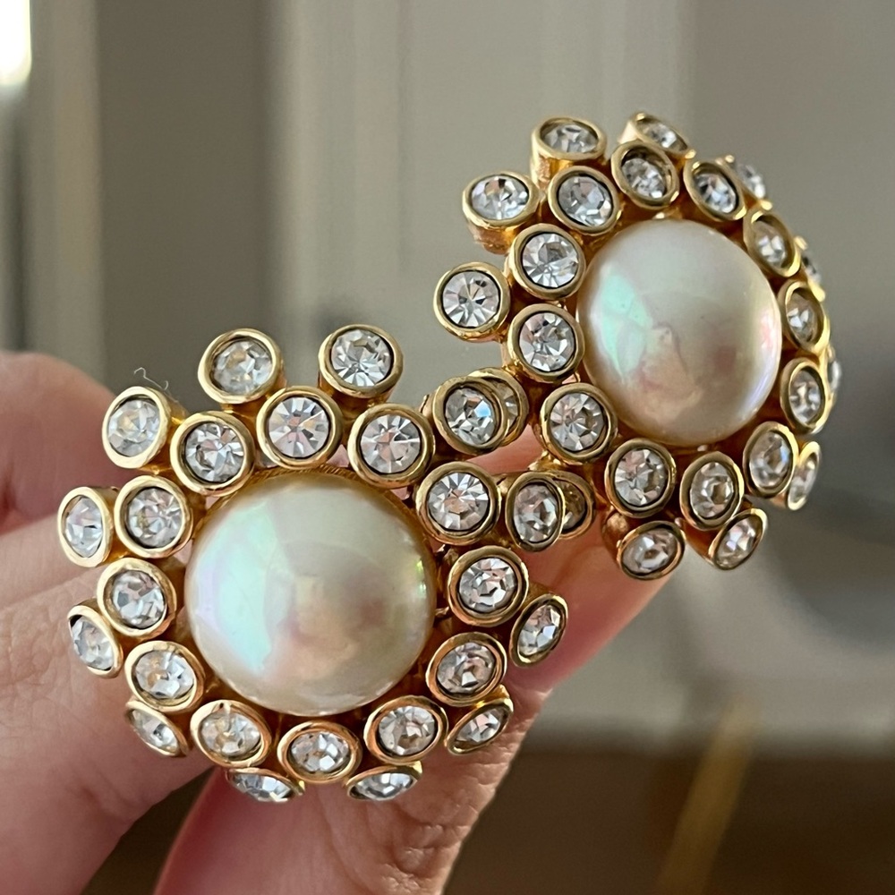 Vintage Christian Dior Star Celest Flower Pearl Rhinestone Round Gold Earrings - Picture 6 of 10